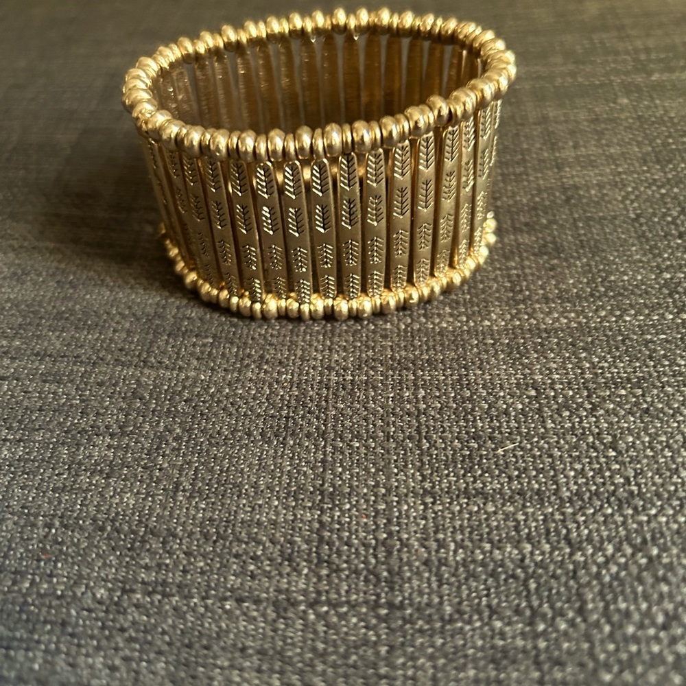 NWOT Stretch Cuff Bracelet
